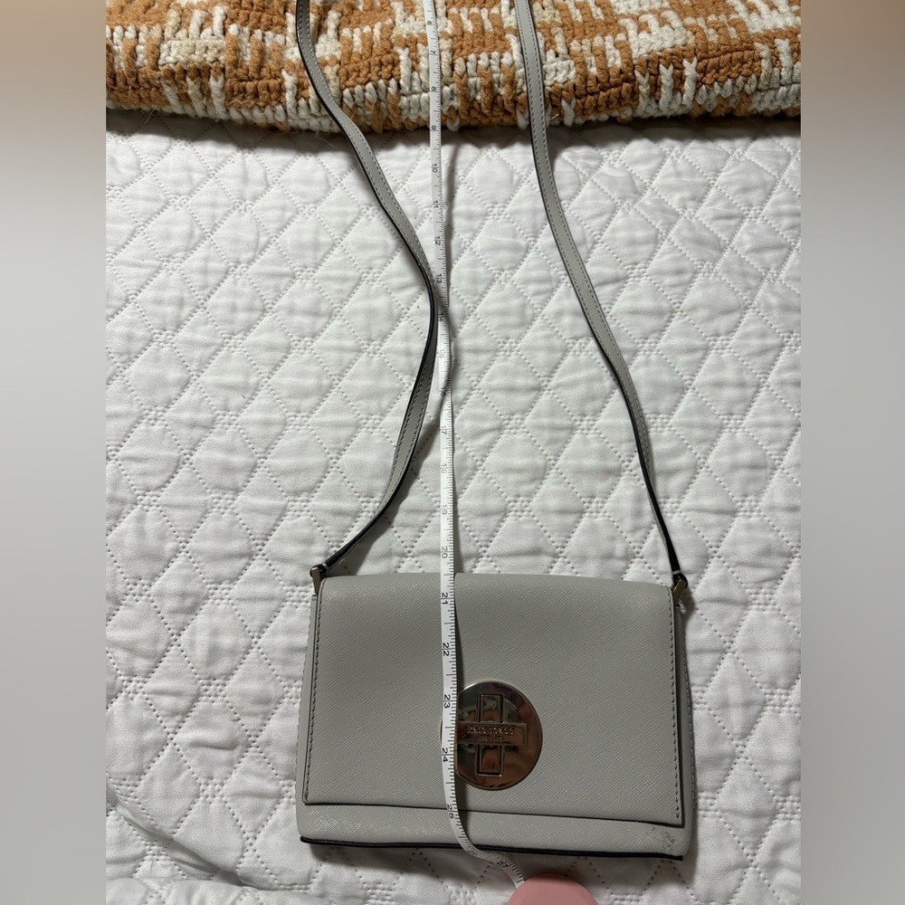 Kate Spade Newburry Lane Sally Crossbody Purse - Picture 4 of 12